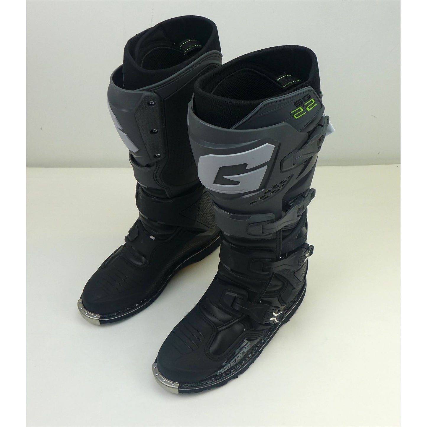Gaerne SG-22 Gore-Tex Enduro Boots - Black - US Size 08 OPEN BOX [MPN: 2263-007-42]_1952034