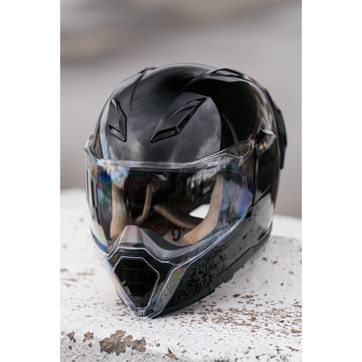 ICON Ultraflite™ Helmet - Solid - MIPS® - Gloss Black_1989300