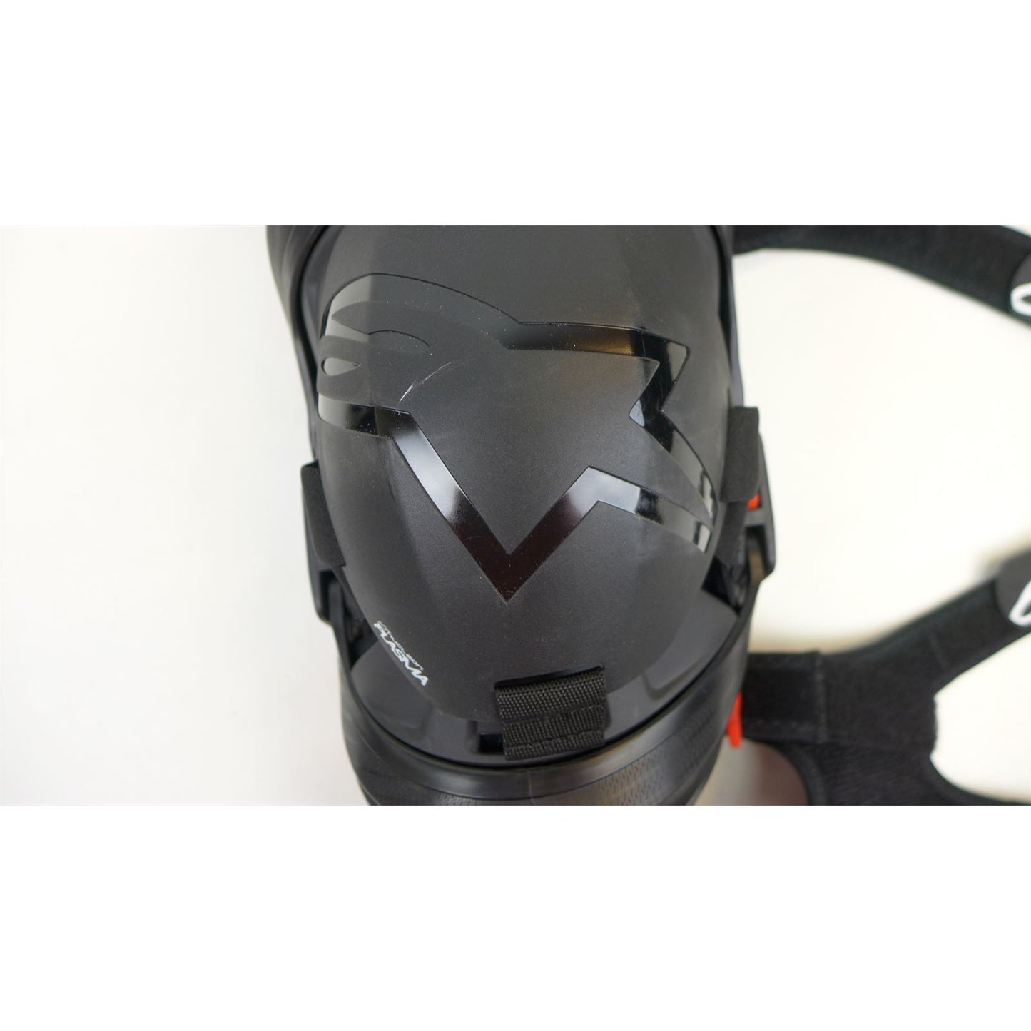 Alpinestars RK-7 Plasma Knee Braces - Black/Red - Medium OPEN BOX [MPN: 6500825-13-M]_2048759