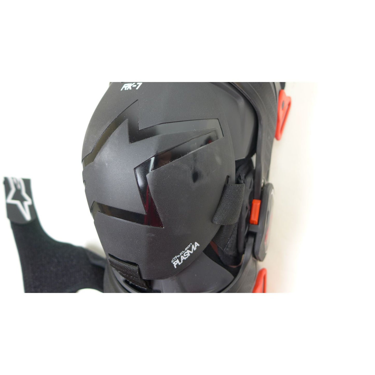 Alpinestars RK-7 Plasma Knee Braces - Black/Red - Medium OPEN BOX [MPN: 6500825-13-M]_2048760