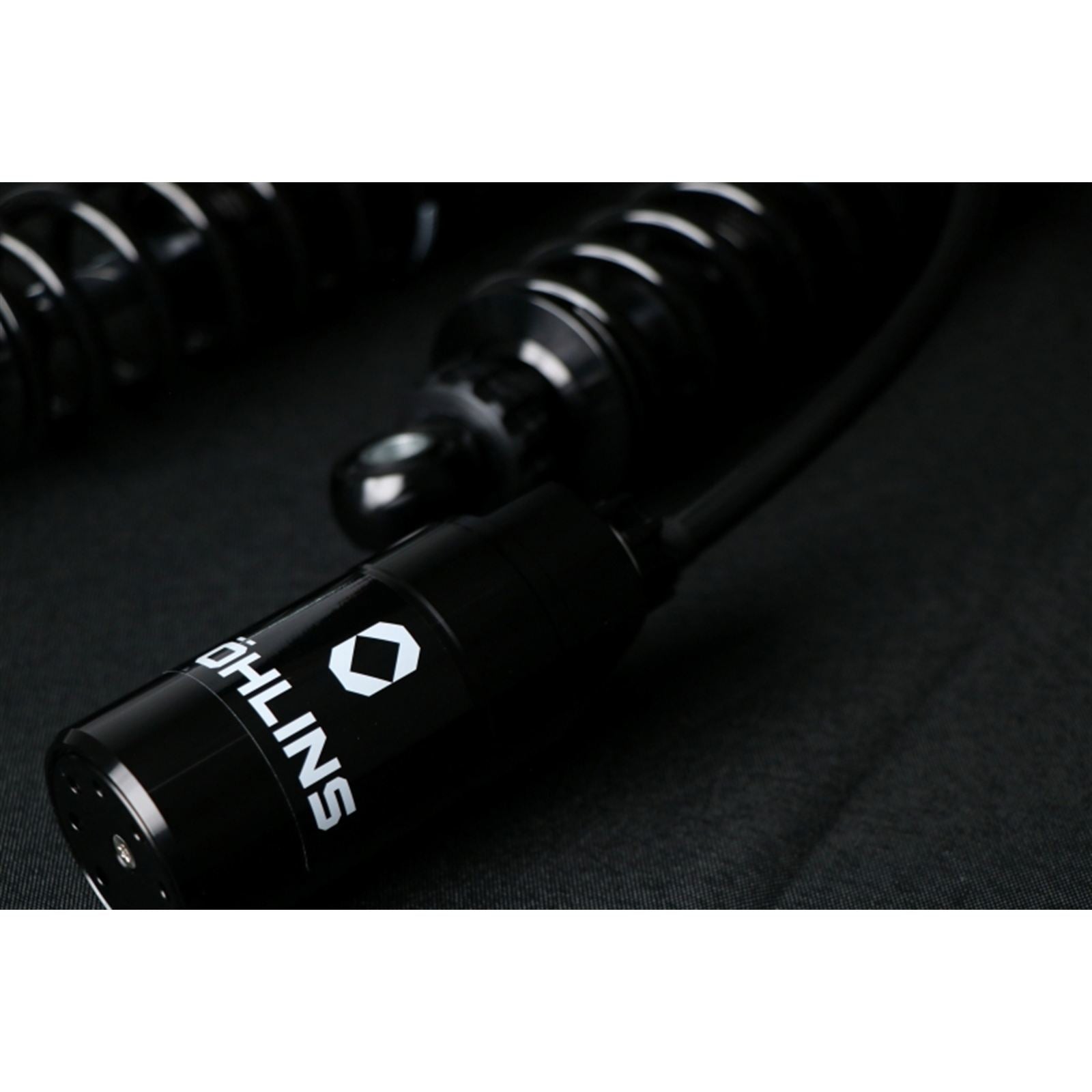 Ohlins 36 Twin Blackline 12in Blk Reservoir Shocks for 14-26 Harley FL Touring [MPN: HD 050]_2056144