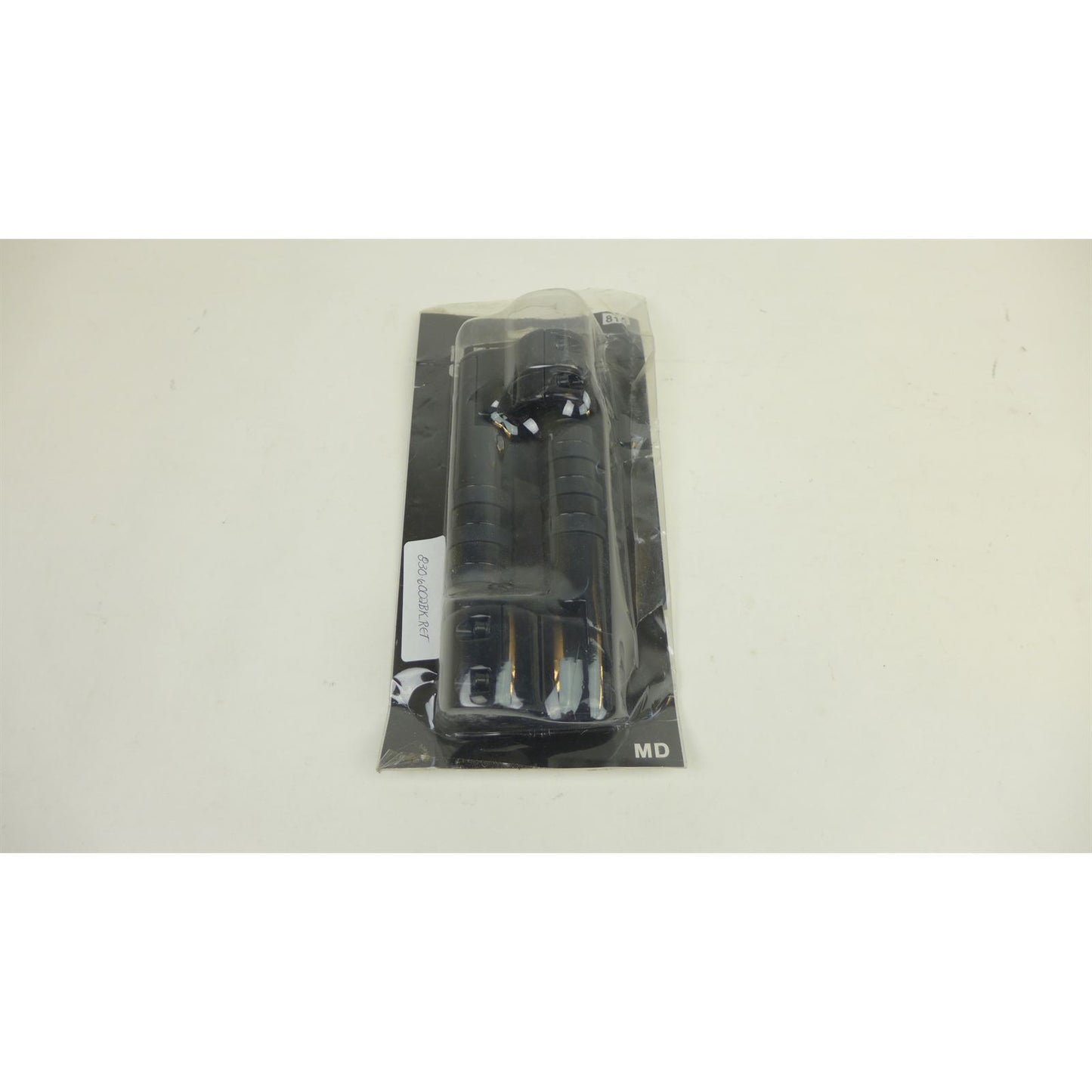 Lindby Customs Clamp On Pegs Black with  3 Wide O-Rings OPEN BOX [MPN: BL 815]_2583022