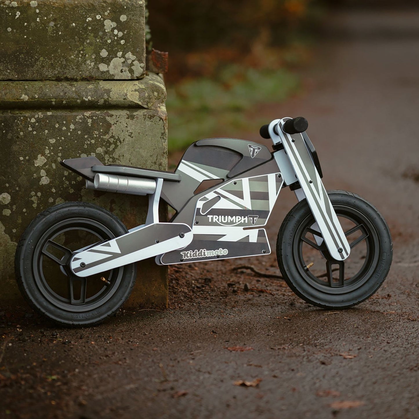 Kiddimoto Triumph Speed Triple 1200RS Balance Bike - Black/White/Gray [MPN: KDBTRS]_2715913