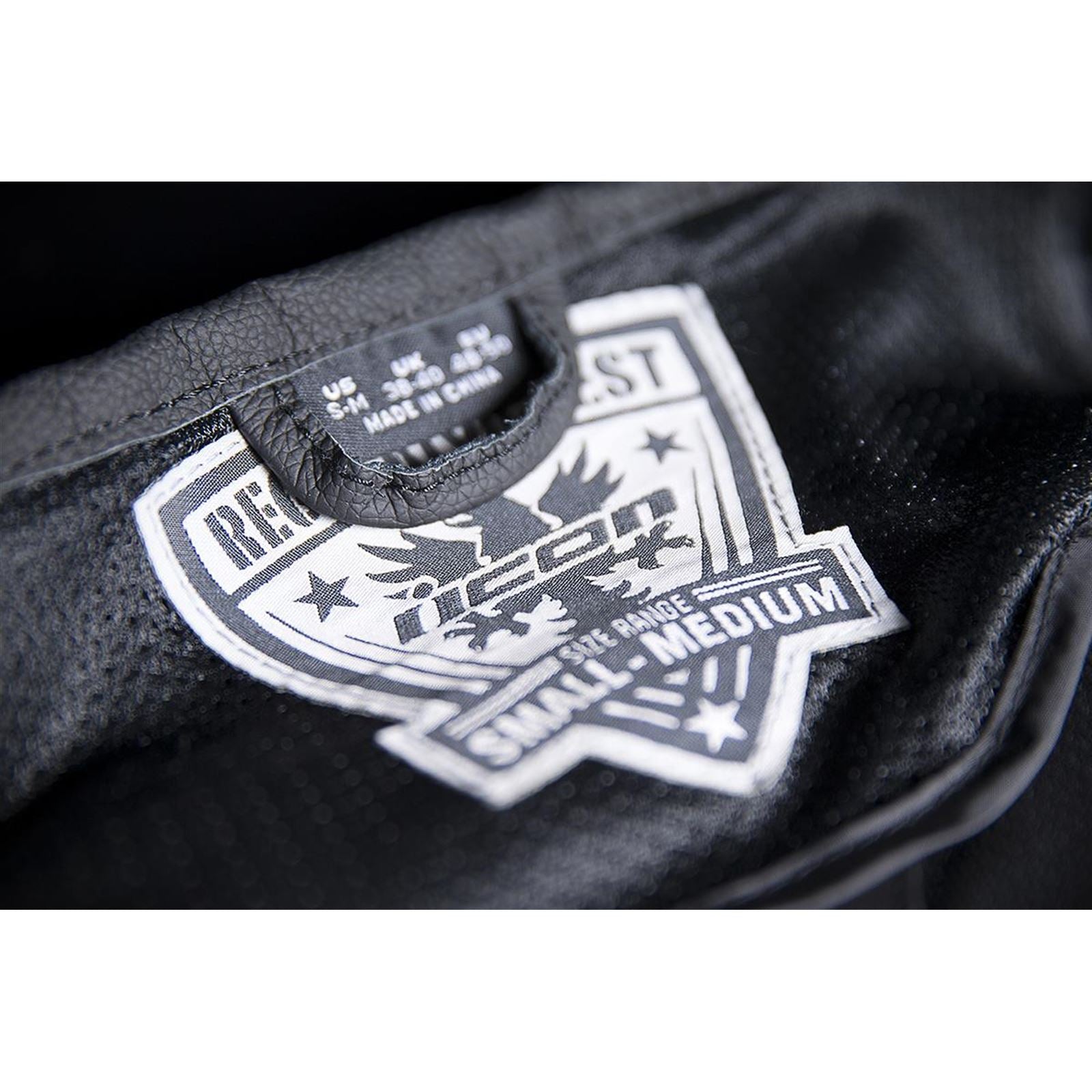 Icon Regulator™ D3O® Vest - Black - Large/X-Large 2830-0392_234443