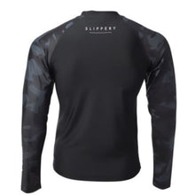 Slippery Rashguard Long Sleeve - Black/Camo - X-Small 3250-0128_733283