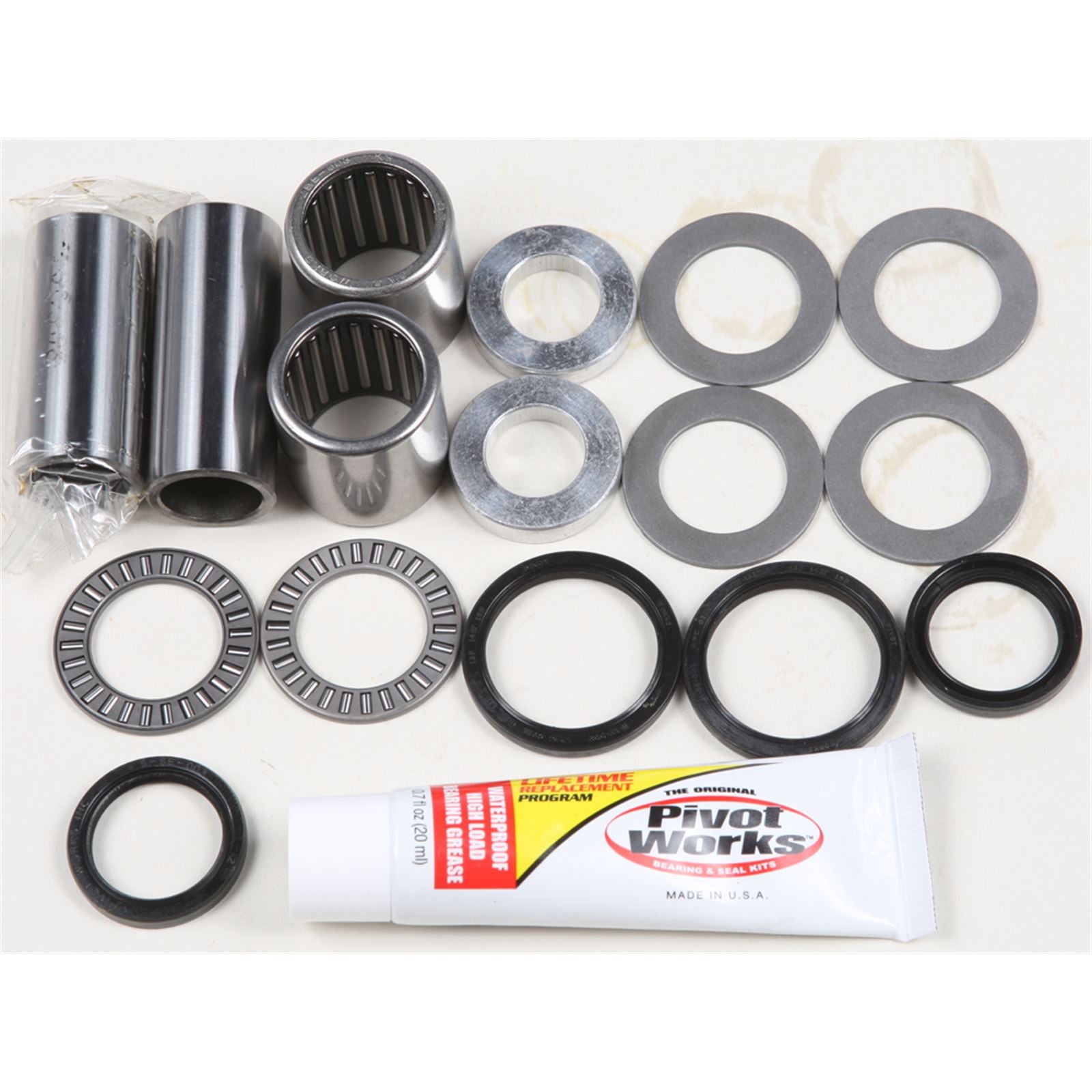 Pivot Works Swingarm Kit PWSAK-H37-000_305016